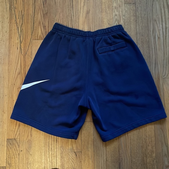 Mens nike blue sweatshorts - Picture 2 of 3